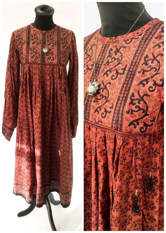 1970s Vintage Block Printed Ayesha Davar Dress Tunics Stylish elegant