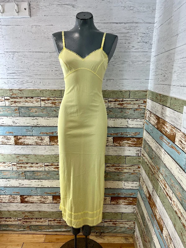 70’s Pale Yellow Long Slip Dress Tunics Practical easy-care