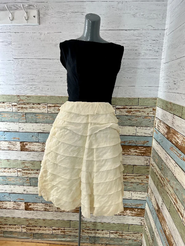 60’s Fit and Flare Non Sleeve Dress with Off White Panels Layer Skirt Skirt Boatneck Modish Everyday