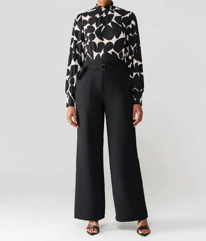 Upright Trouser In Black Trousers Pleated Formal