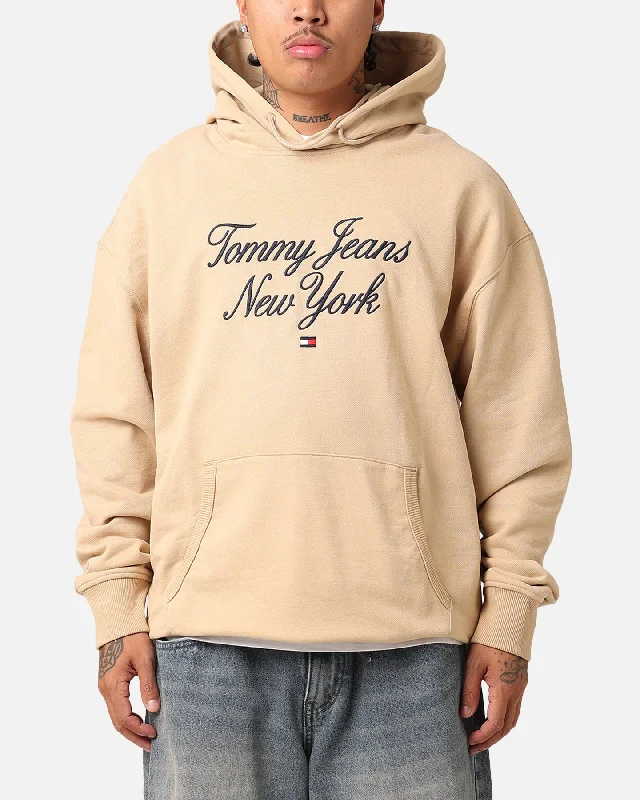 Tommy Jeans TJM Luxe Serif Relax Hoodie Tawny Sand Hoodie with Ribbed Neckline Snug Warm