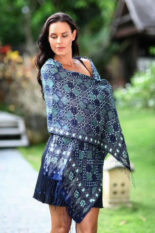 Java Starlight Fair Trade Batik Silk Patterned Blue Shawl Trendy Chunky Knit Shawl